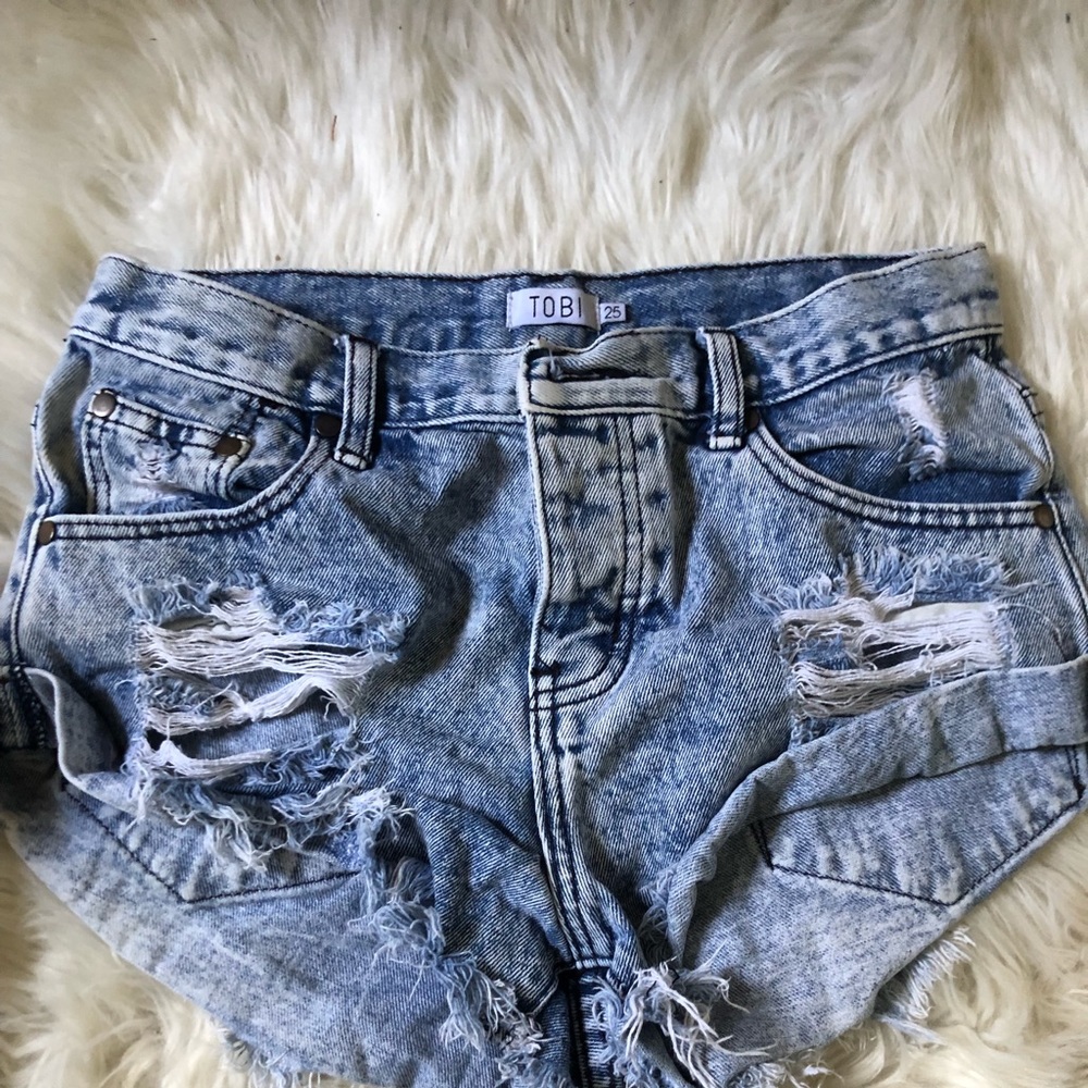 Tobi mid rise festival short